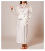 Mua áo choàng tắm vải lụa cao cấp ở đâu